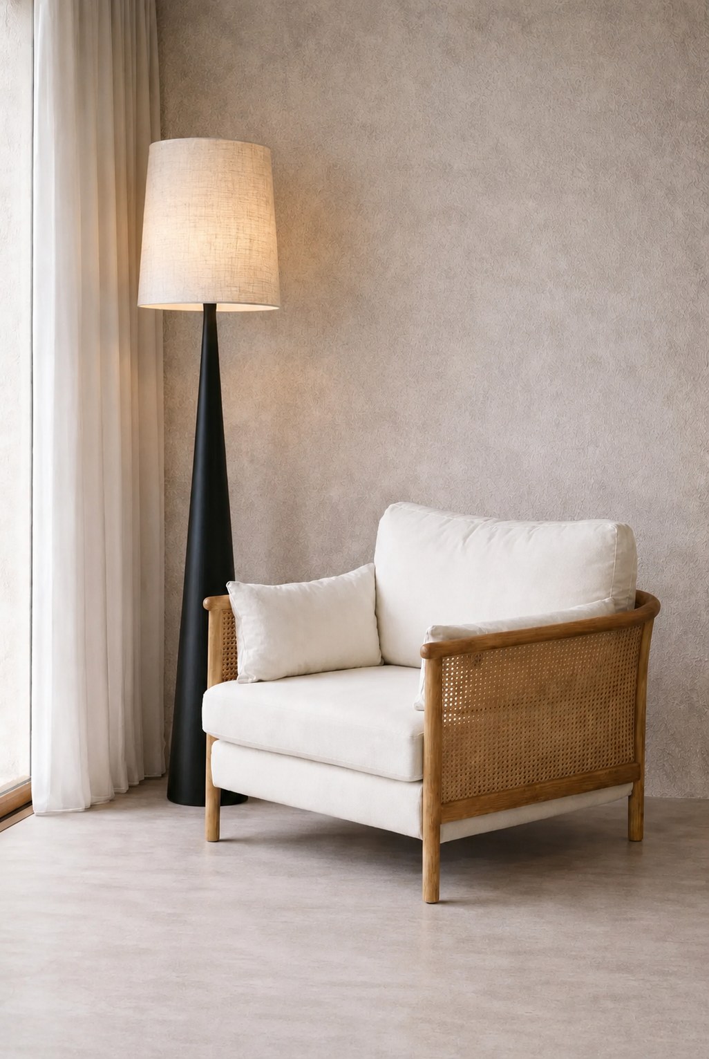 Obel Matte Black Floor Lamp