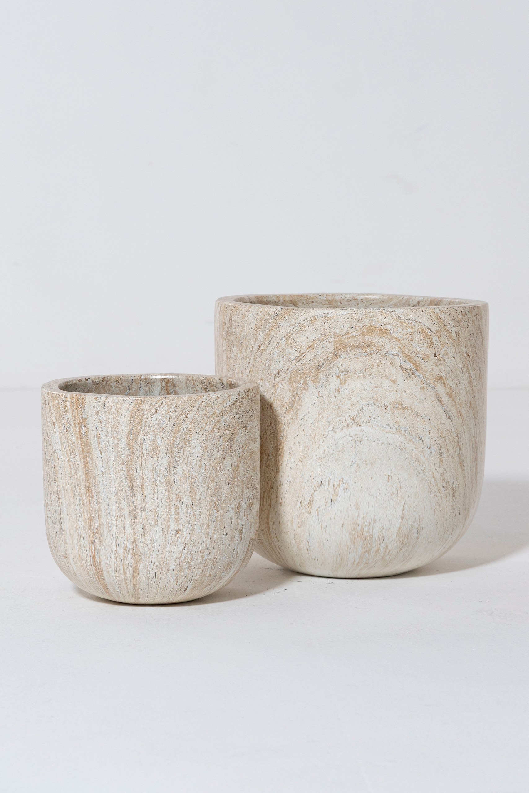 Orlia Travertine Finish Concrete Pot - Image 3