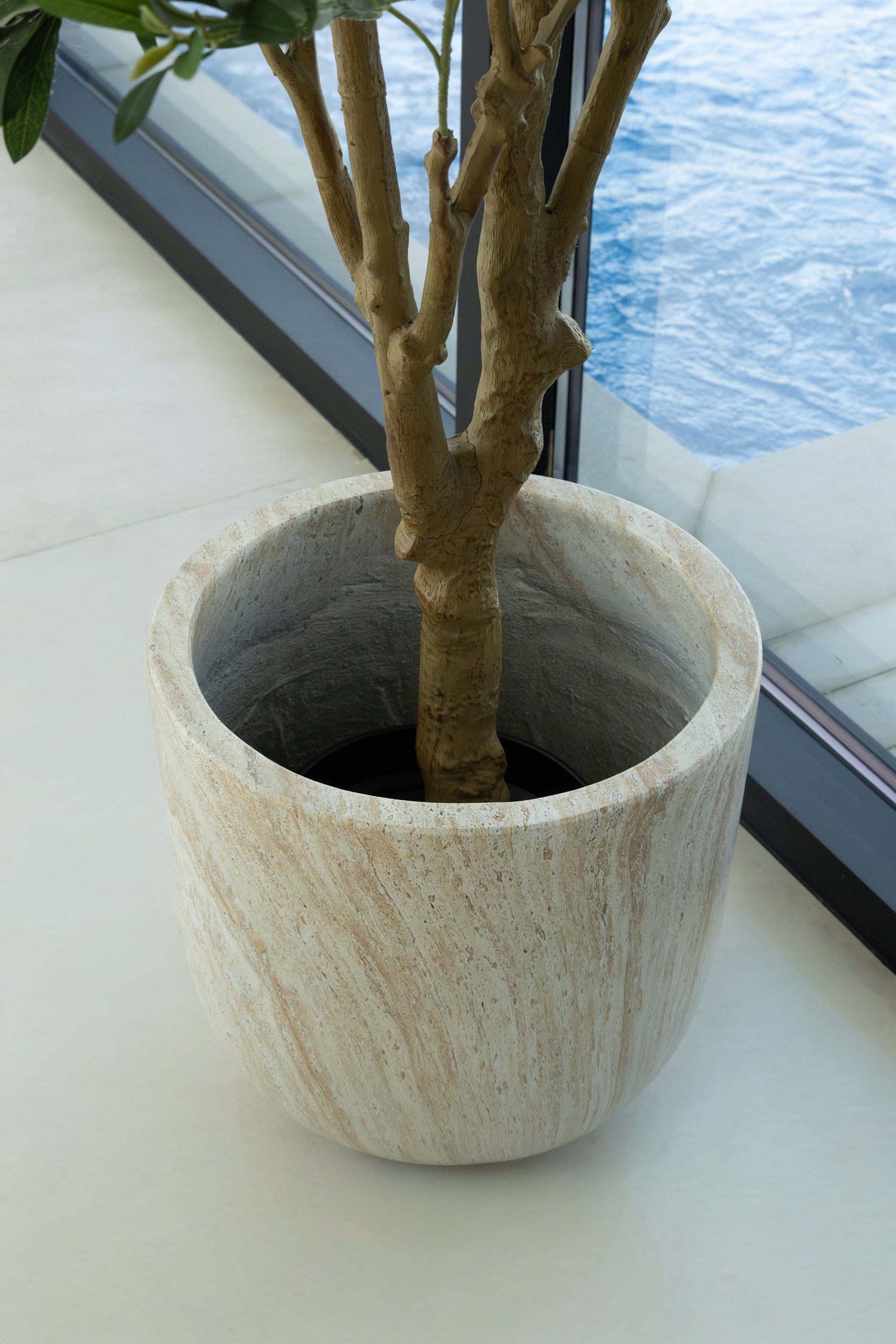 Orlia Travertine Finish Concrete Pot - Image 11