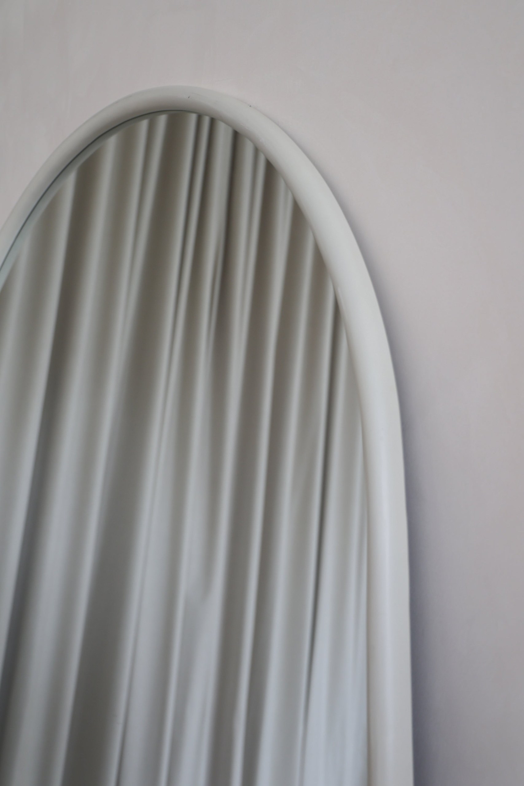 Labarre Arched Off White Frame Mirror - Image 3