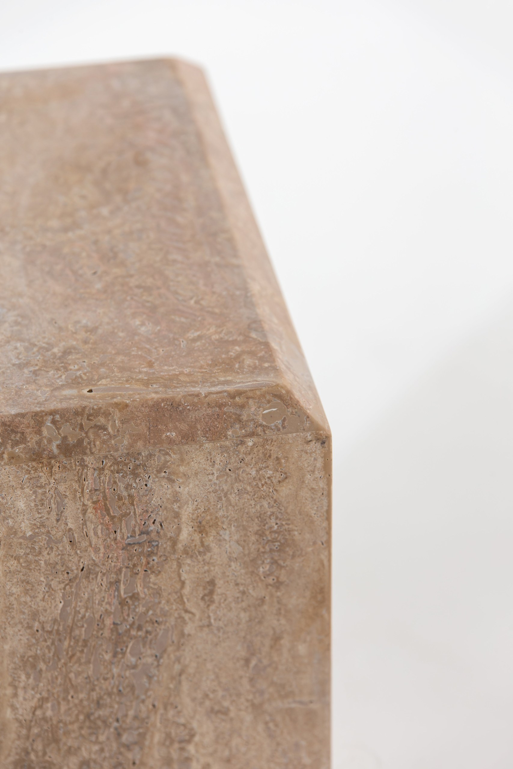 Fayra Noche Travertine Stone Plinth - Image 2