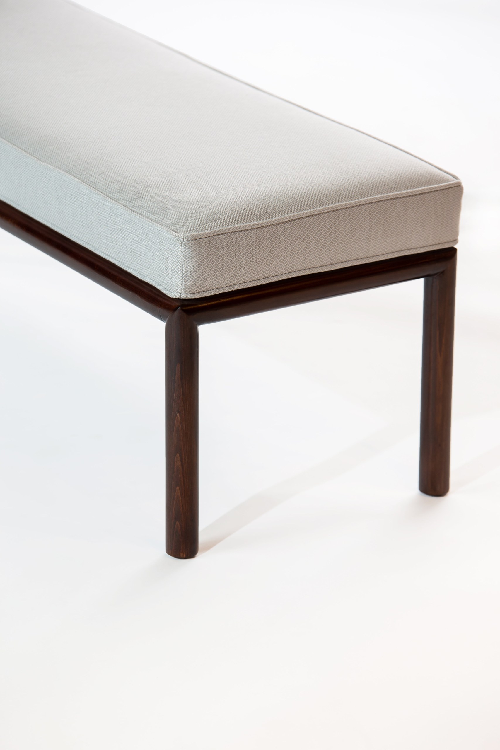 Pamela Pebble Weave Bench With Wooden Legs - Image 2