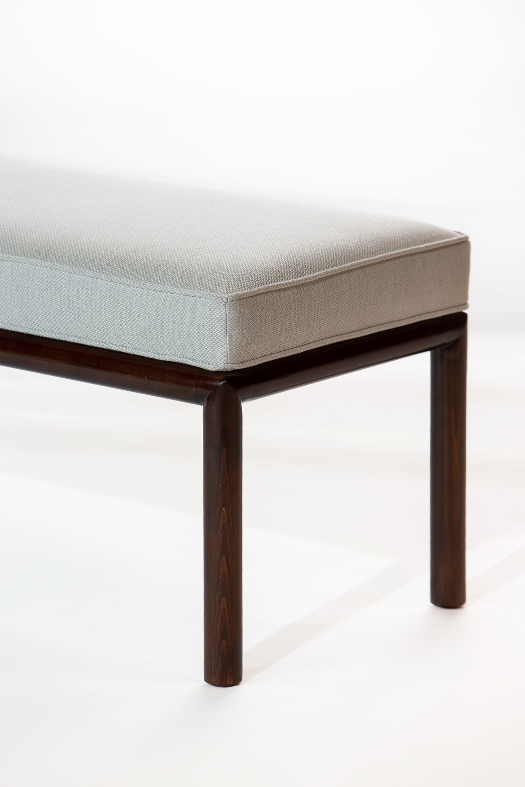 Pamela Pebble Weave Bench With Wooden Legs - Image 3