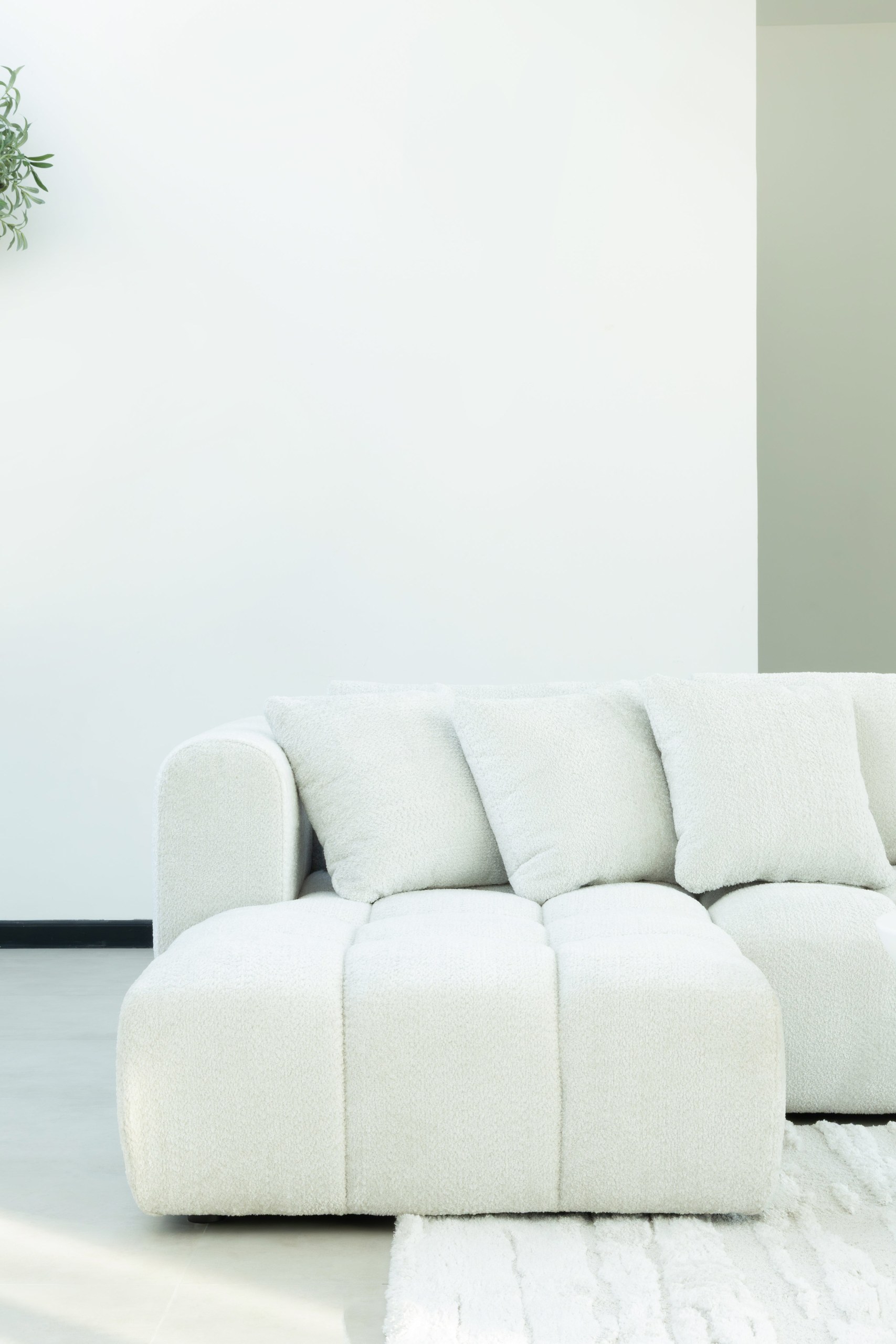 Leslie L-Shape Sectional Sofa - Image 2