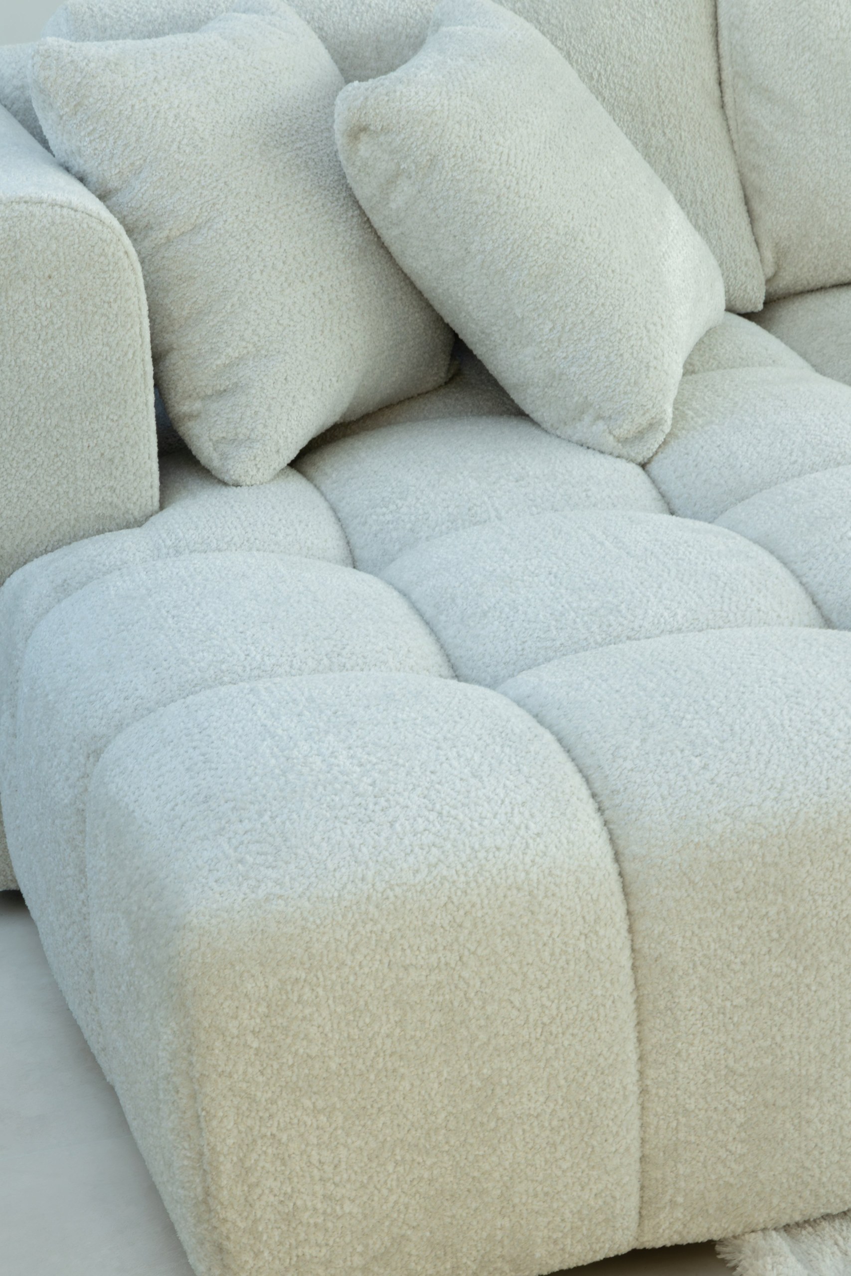 Leslie L-Shape Sectional Sofa - Image 4