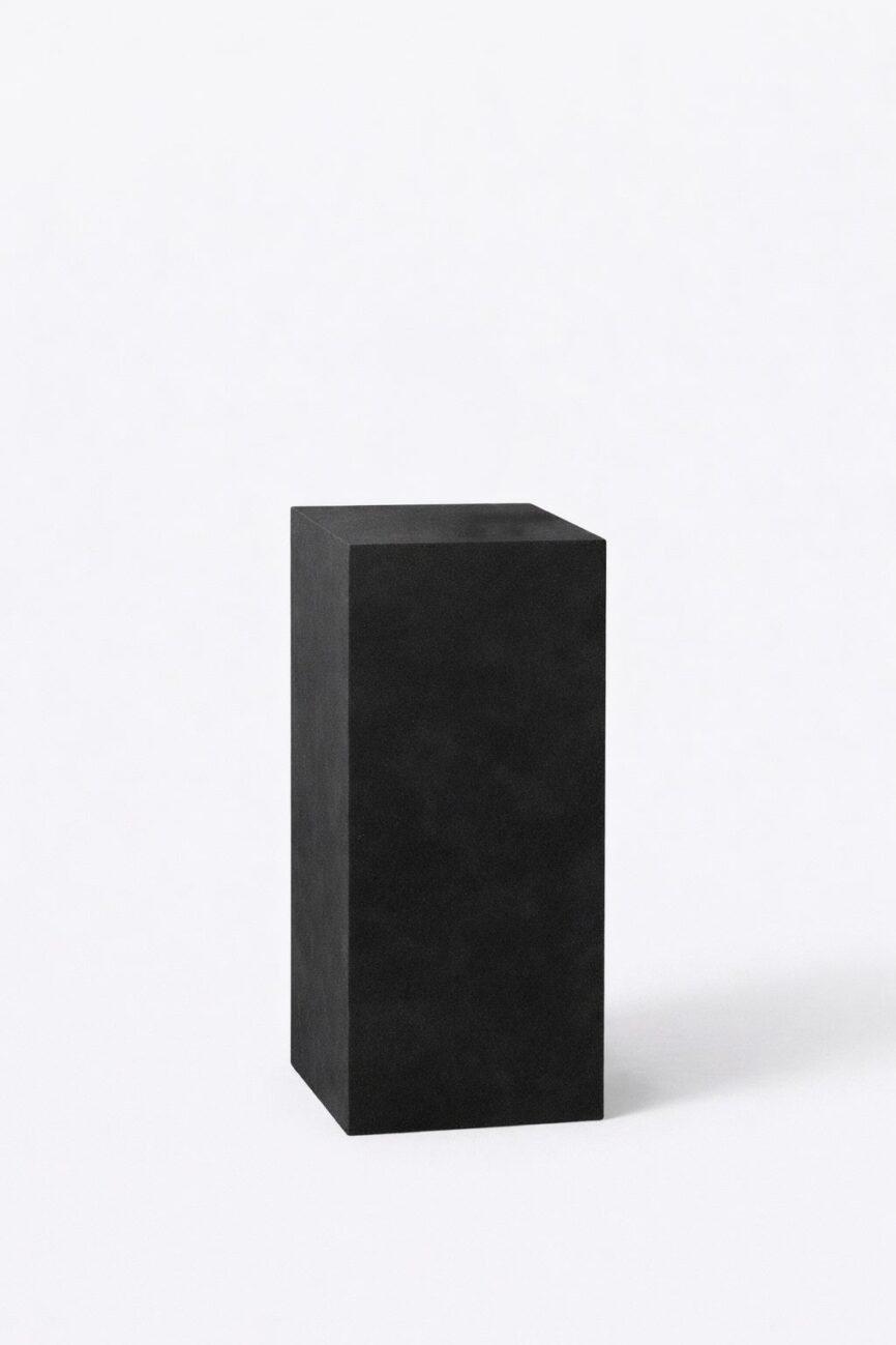 Zelda Black Microconcrete Plinth (60CM)