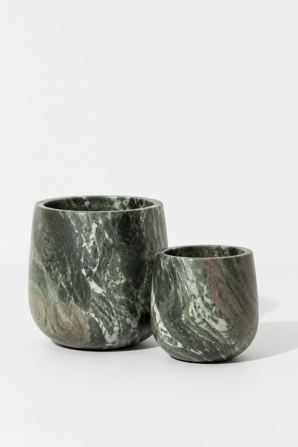 Sena Green Marble Finish Concrete Pot - Image 3