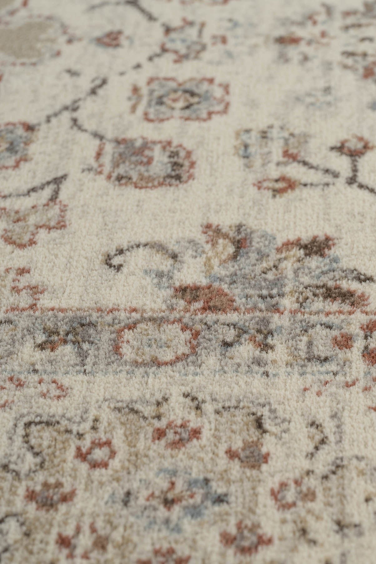 Oravia Persian Rug - Image 2