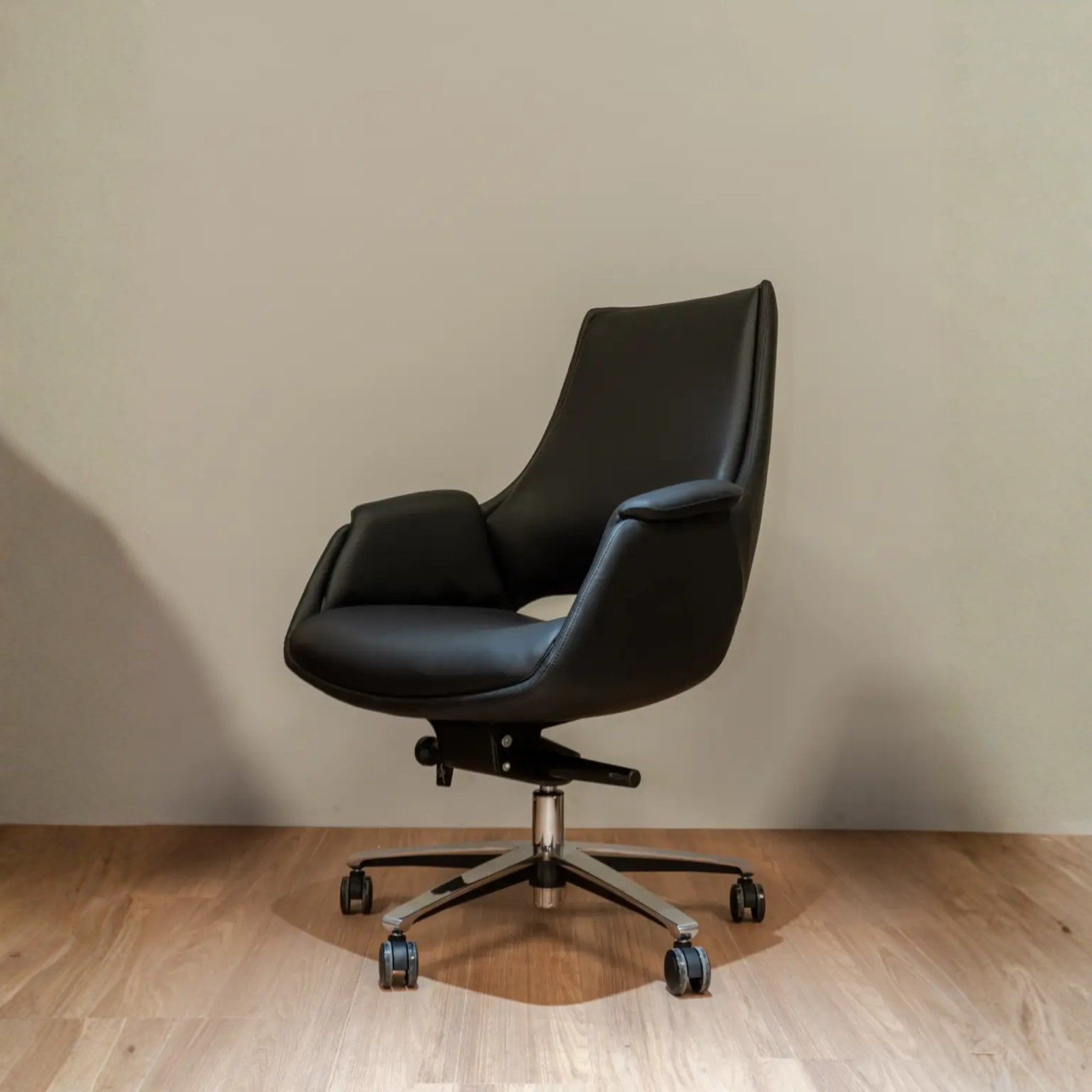 Catalyst Mid Back Executive Chair