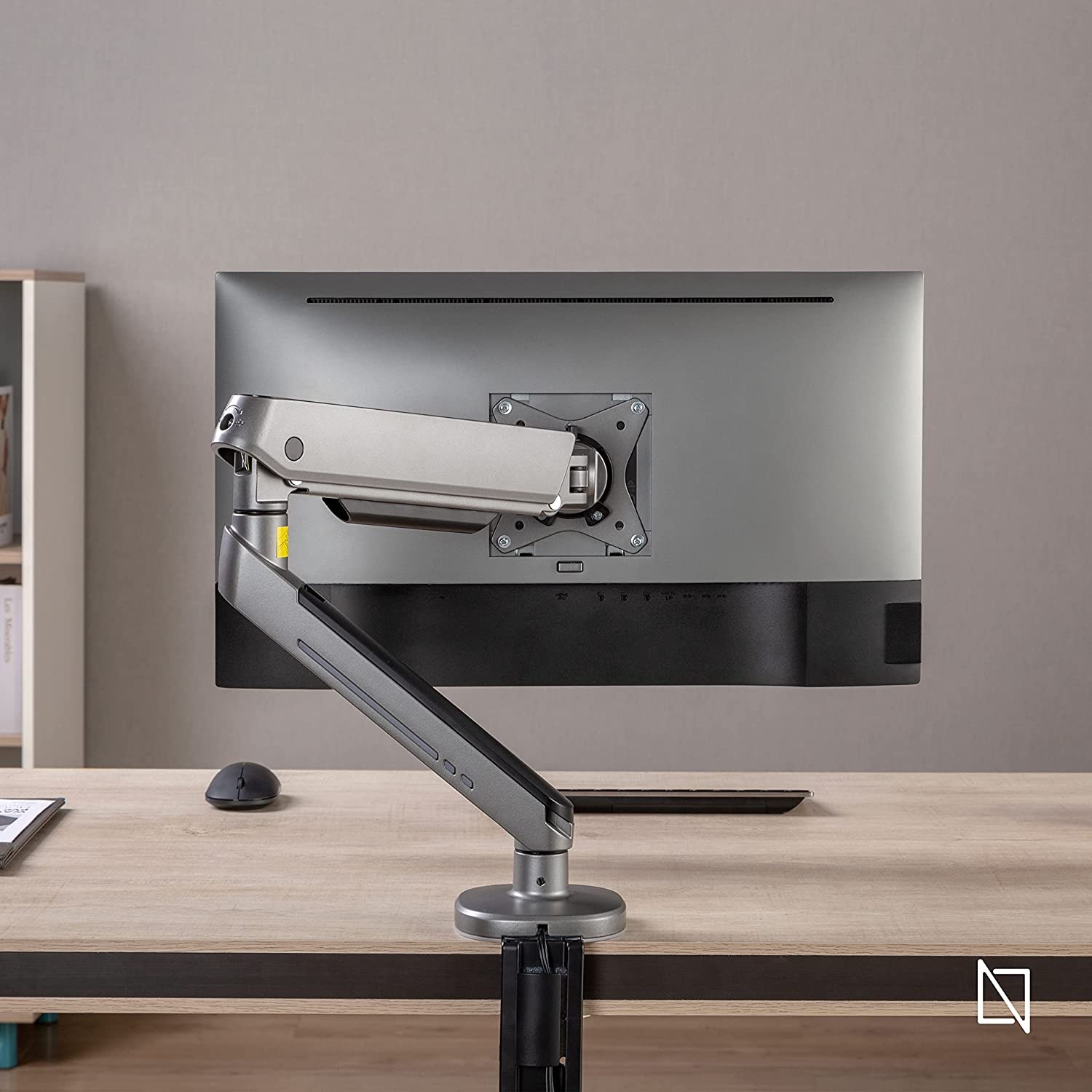 CONTROL MONITOR ARM PREMIUM GAMING RGB MODEL XR