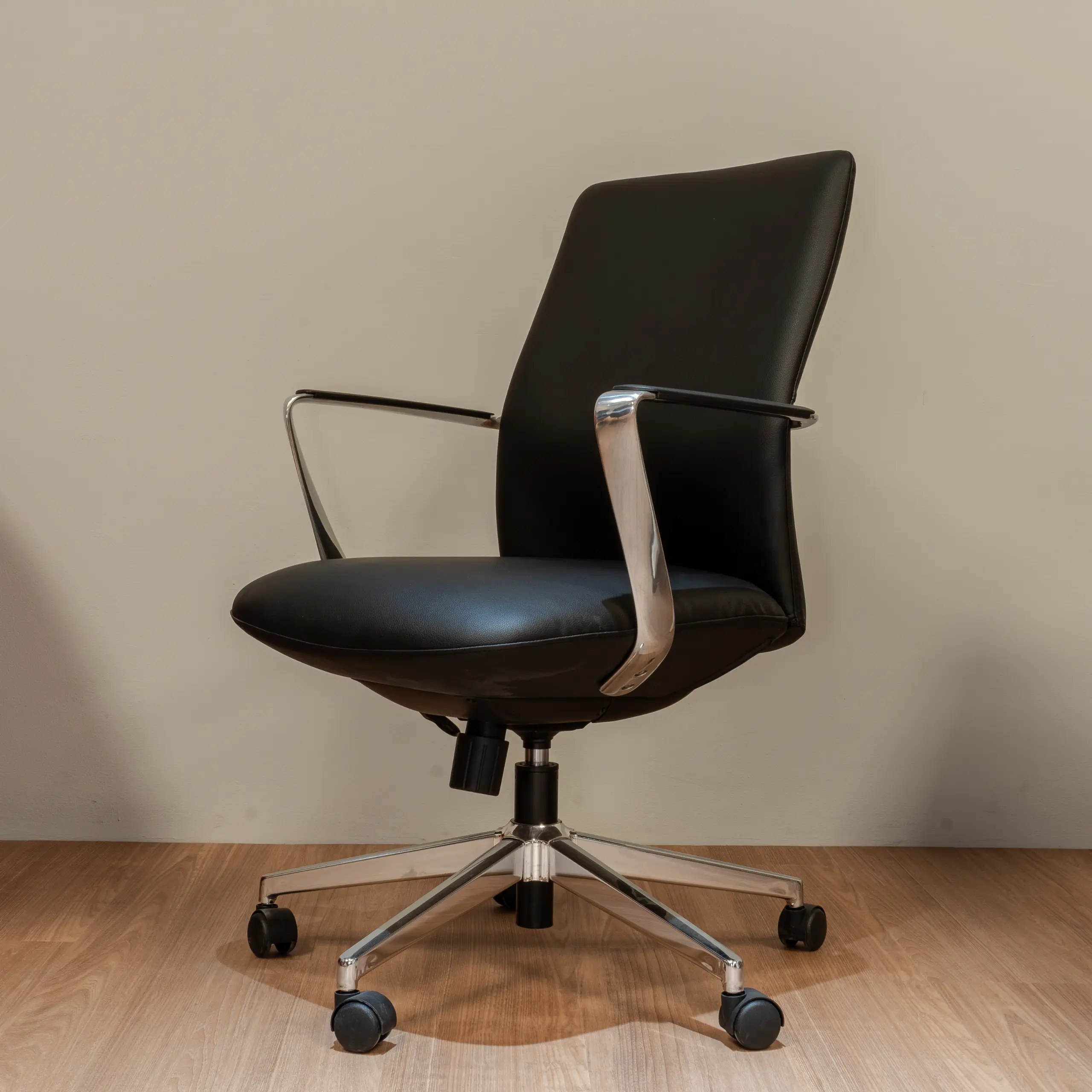 Vector Mid Back Executive Chair