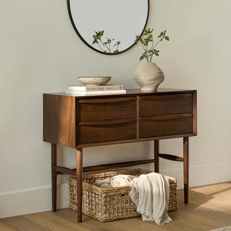 Lenia 39.25" Console - Walnut
