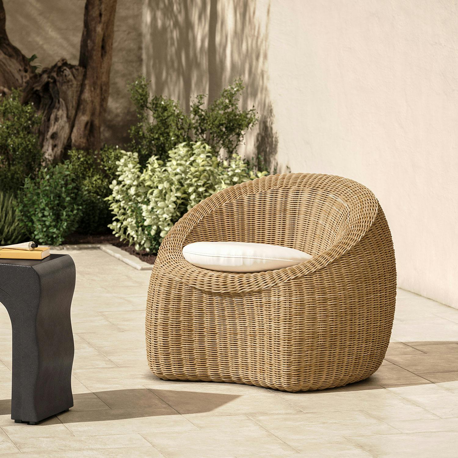 Avila 36.5" Outdoor Swivel Chair - Dravite Ivory