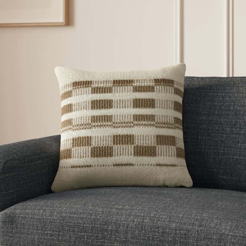 Barnaby Pillow - Kola photo 1